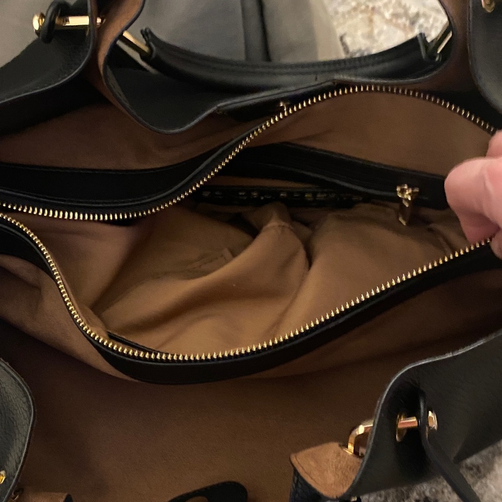 Sondra Roberts Black Bag - Picture 3 of 7